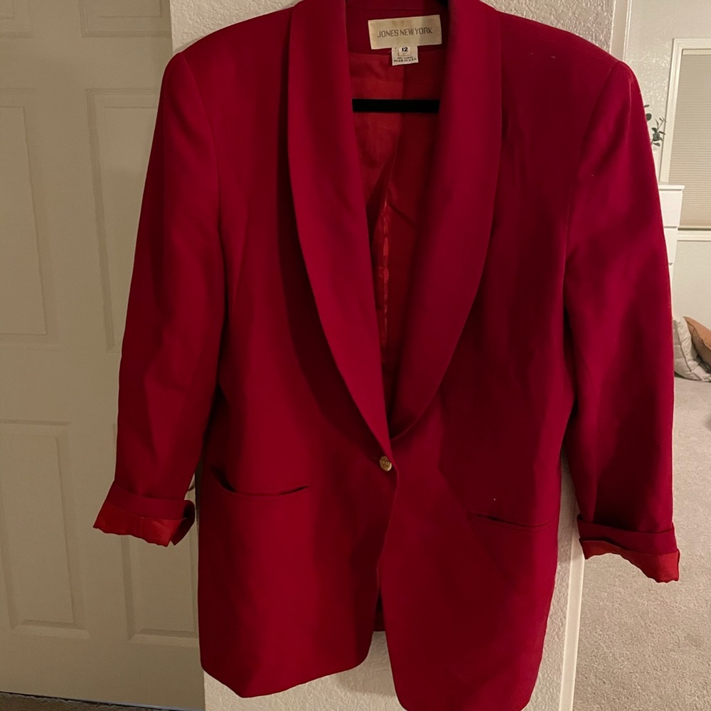 Vintage Jones New York red blazer!